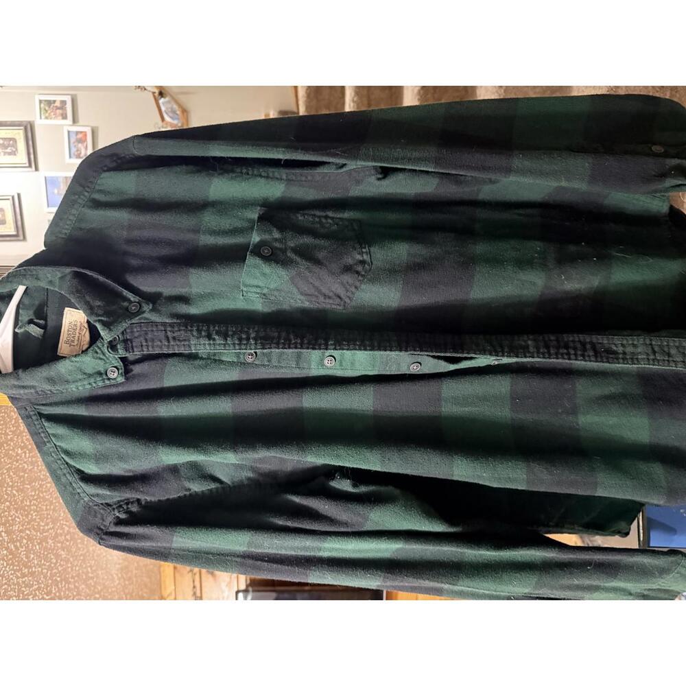 Men's flannel sz XL